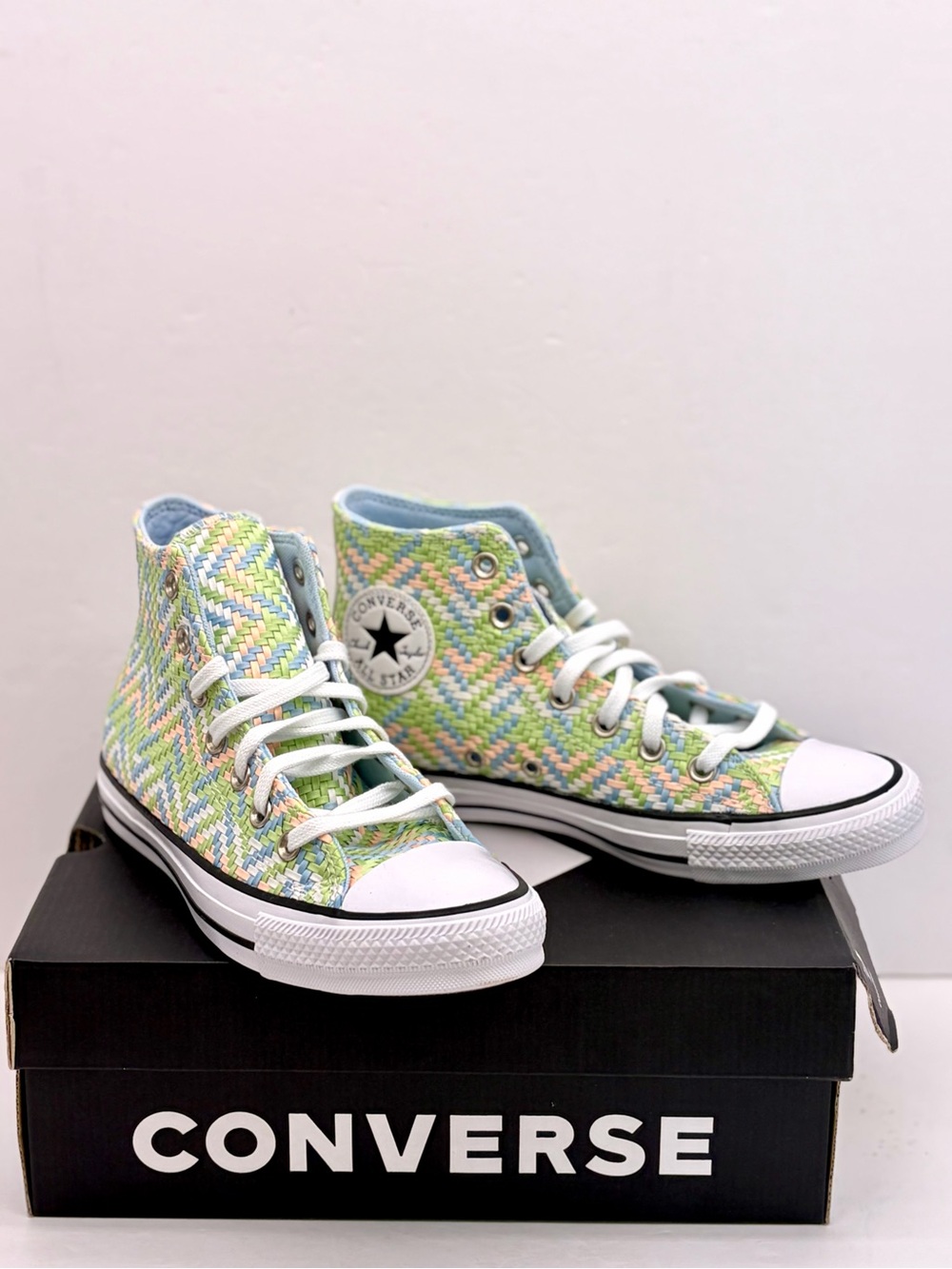 Converse High Top Sneakers in Pastel Green Blue Pink Women’s size 8